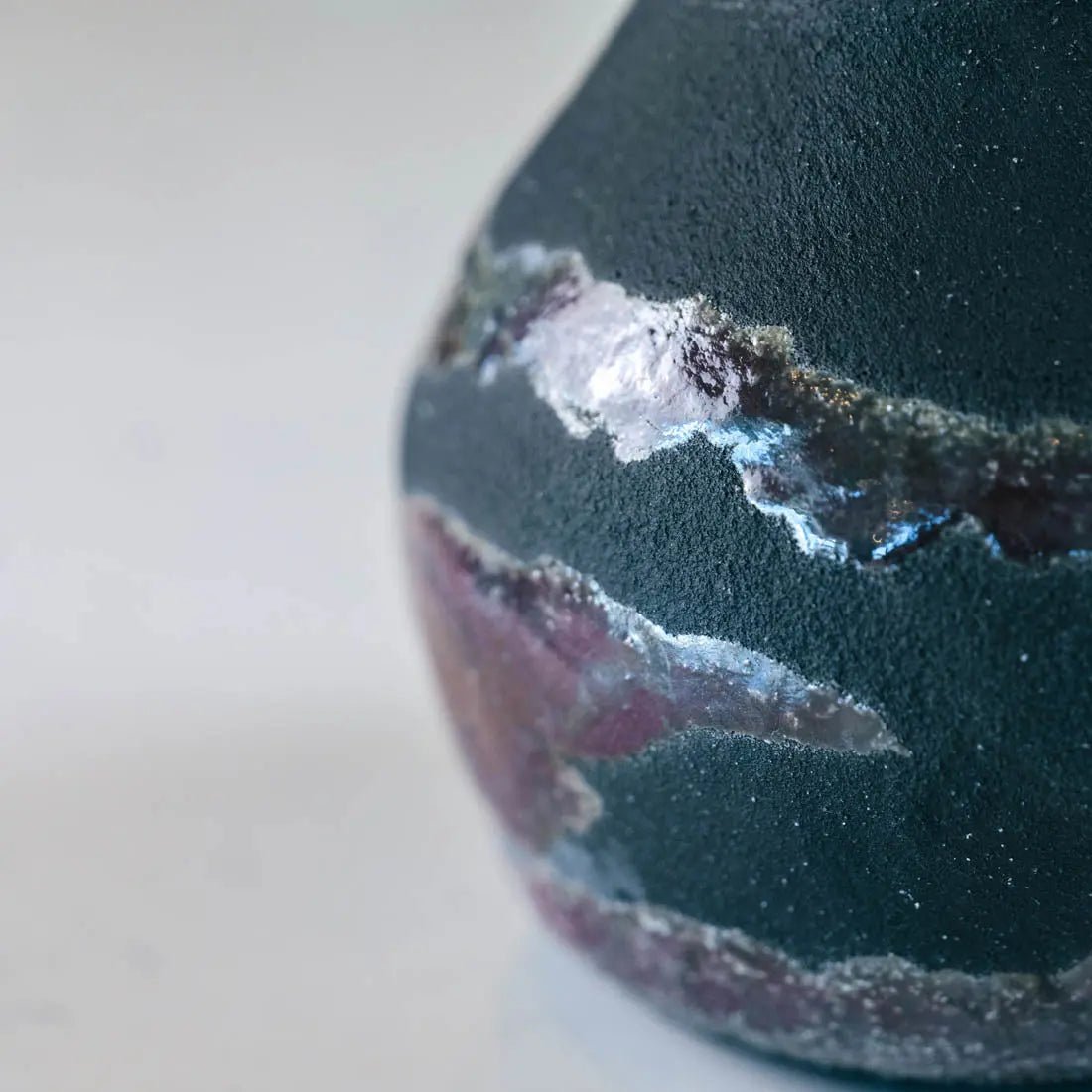 #20 Medium Raku Decorative Boiled Pot - Charcoal & Dark Plum - (Creative Collection) - Dan Pearce Ceramics